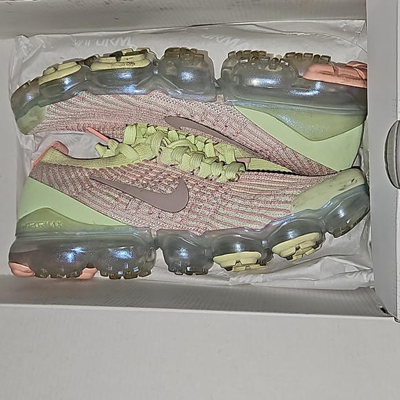 Nike Air VaporMax Flyknit 3Barely Volt Pink Tint (Women's) - Picture 5 of 6